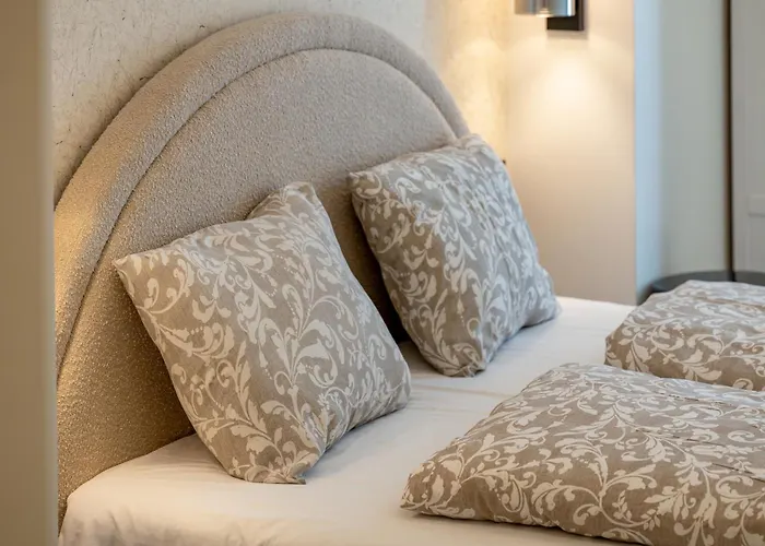 Akacfa-A112 Stylish 2 Bedroom Apartment
